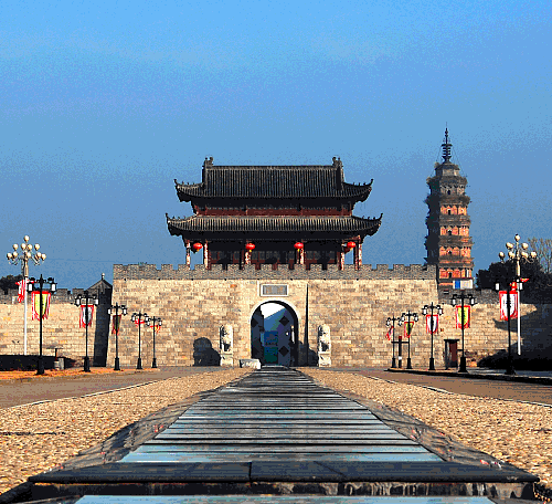氛圍感拉滿(mǎn)！濰坊市園林環(huán)衛(wèi)集團(tuán)怡景公司 全力做好“迎國(guó)慶”節(jié)前各項(xiàng)工作